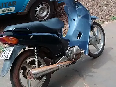 PMR recupera motocicleta furtada e prende dois homens