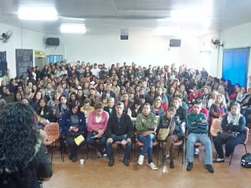 Educadores suspendem greve e bloqueio da MS-156