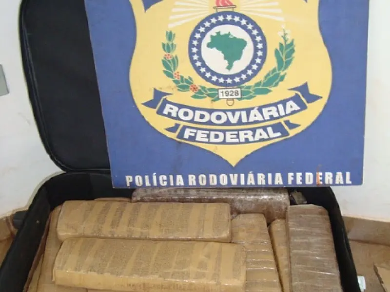 Jovem é preso transportando maconha em ônibus de MS