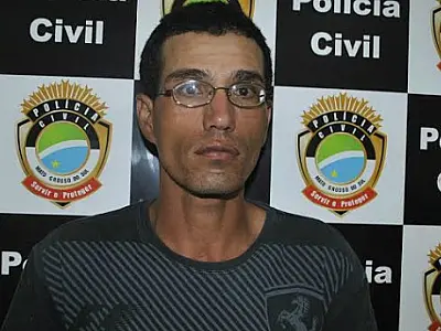 Homem é acusado de tentar filmar a enteada de 13 anos tomando banho