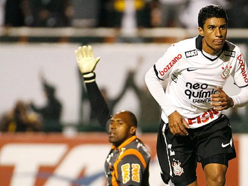 Corinthians vence com dificuldades o América/MG, 2 a 1
