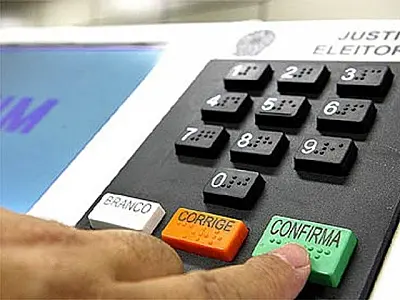 TSE define urna eletrônica e confirma 13 candidatos à Presidência