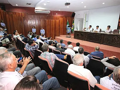 Secretários se reúnem com lideranças agropecuárias e de 41 sindicatos rurais