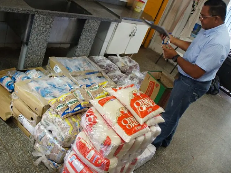 Escolas municipais começam a receber alimentos para a merenda