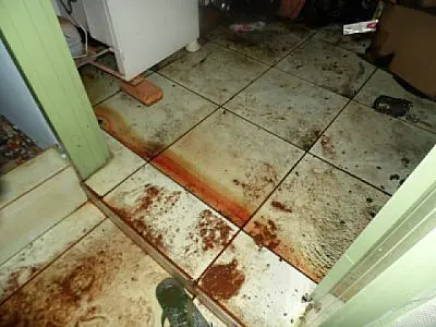 Corpo de comerciante é encontrado em chamas em Costa Rica