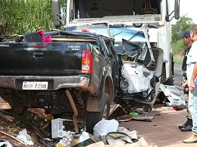 Casal e uma criança morrem em acidente na BR-163