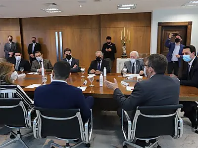 No Codesul, Reinaldo Azambuja defende integração ferroviária e união de esforços para redução de car