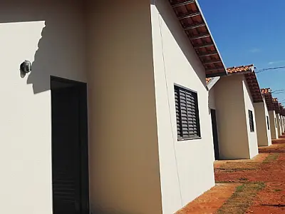 Agehab notifica beneficiários por descumprimento contratual