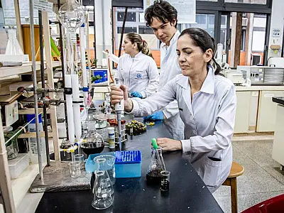Estudo apoiado pela Fundect gera a 1ª patente do óleo essencial de guavira para uso em cosméticos