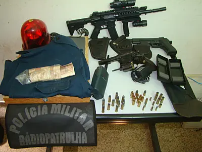 Homem é preso com equipamentos de uso restrito da polícia