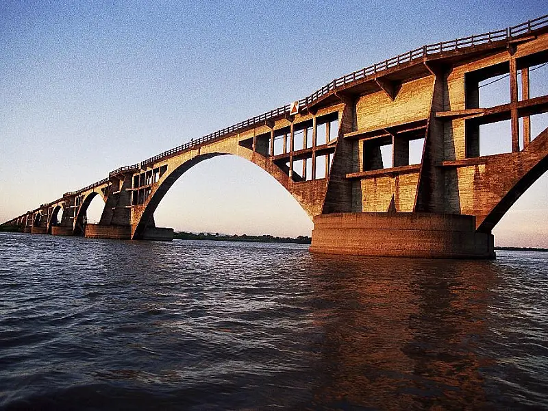 Lei denomina Poeta Manoel de Barros a ponte sobre o Rio Paraguai