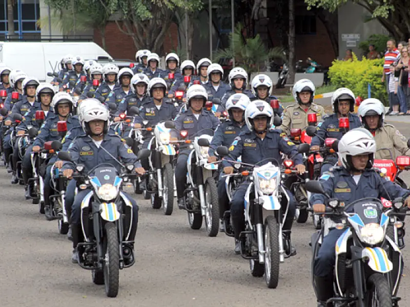 Ciptran forma 40 motociclistas militares
