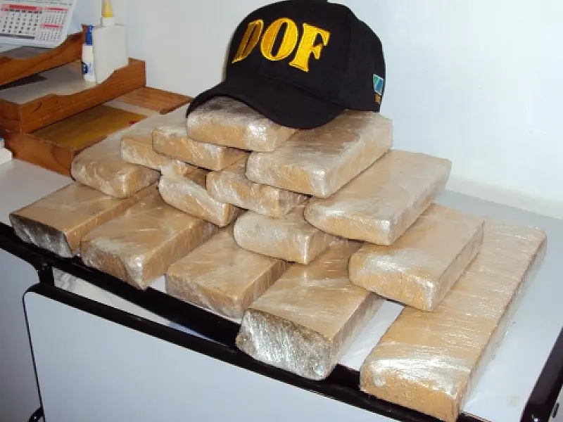 Menina é pega com 7 kg de maconha em Eldorado