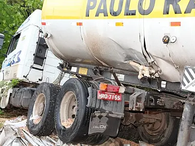 Ônibus força ultrapassagem e causa grave acidente em Rio Verde