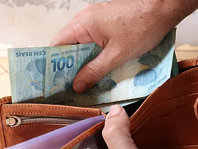 Governo de MS antecipa salário de abril e pagamento fica disponível antes do feriado