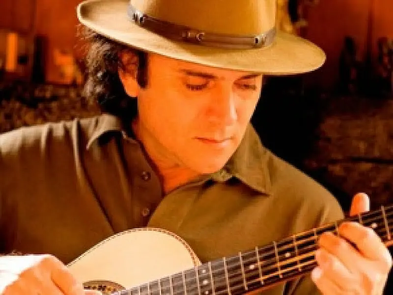 Fetems completa 35 anos e celebra data com show de Almir Sater