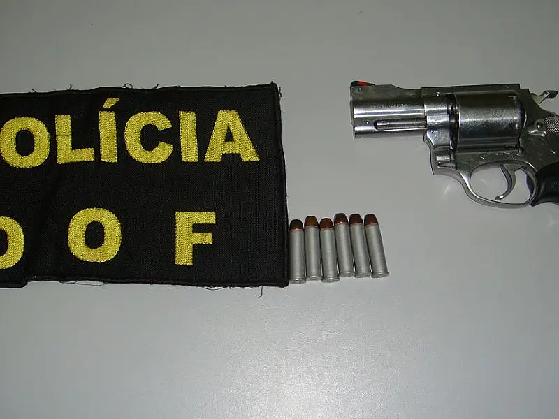 Homem é pego com arma dentro de veículo em Porto Murtinho