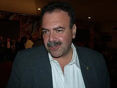 Vereador explica justificativas do projeto que veda máquinas de camisinhas em escolas