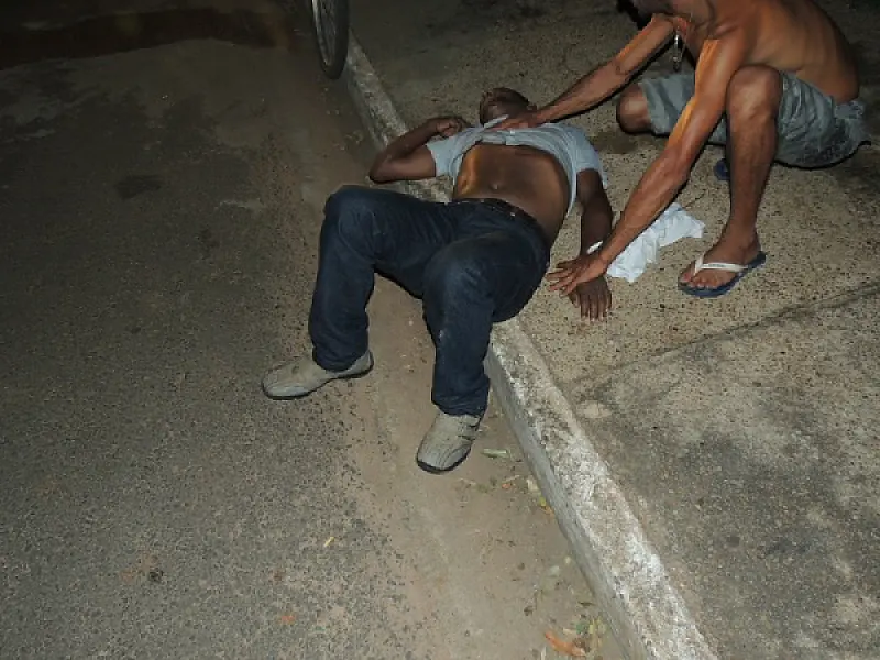 Homem de 45 anos é agredido por outros três em MS