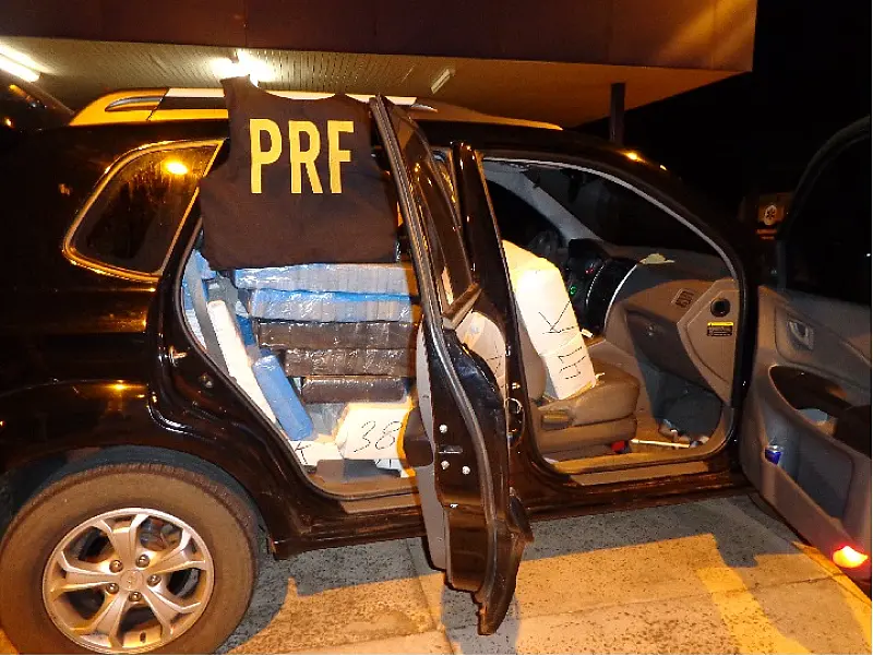 Goiano é preso pela PRF com mais de 1 tonelada de maconha