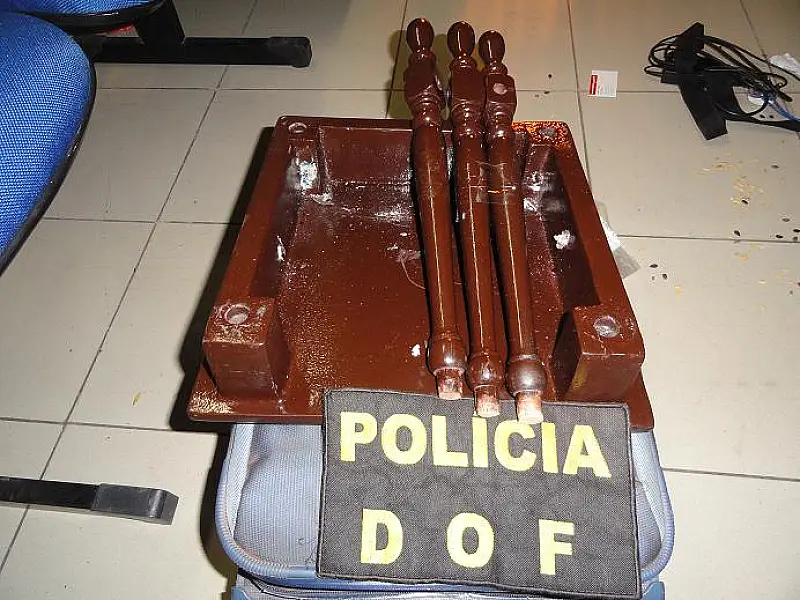 Africano é preso após ser flagrado com cocaína