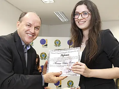 Deputados estudantes são diplomados e iniciam ano Legislativo