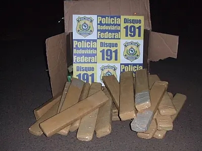 PRF apreende quase 43 kg de maconha camuflado em veículo