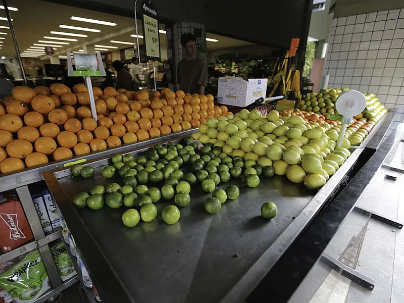 Alimentos têm queda de preço e ajudam a segurar inflação em julho