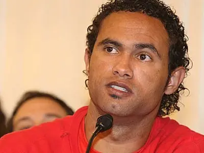 Bruno assina contrato com Montes Claros e aguarda liberação