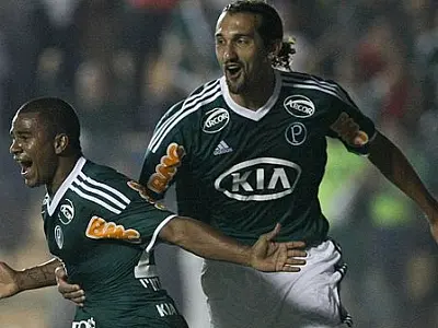 Palmeiras, Atlético/PR, Grêmio e Vitória se classificam