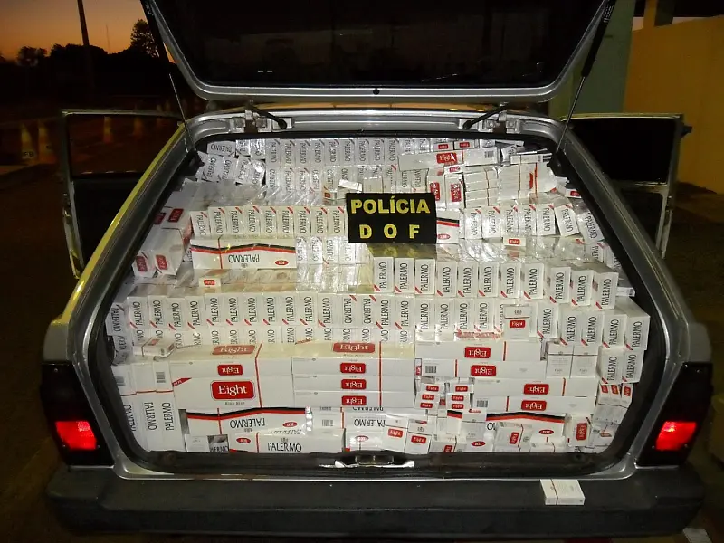Dof apreende veículo com cigarro e mercadorias  em Iguatemi/MS
