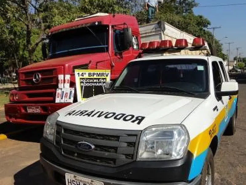 Polícia Militar Rodoviária apreende carreta carregada de cigarros