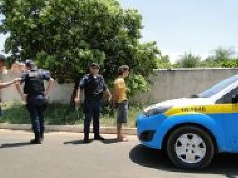 Homem assalta enfermeiro do Samu e é preso com vários produtos de roubo