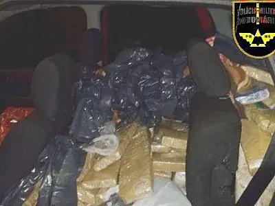 PMR apreende 371 quilos de maconha em veículo em Maracaju