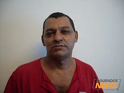Homem é assassinado dentro de casa com 26 facadas e 2 tiros