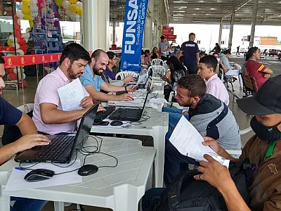 AÇÃO DA PREFEITURA ATENDE MAIS DE 100 PESSOAS QUE BUSCAM EMPREGO NO FORT ATACADISTA
