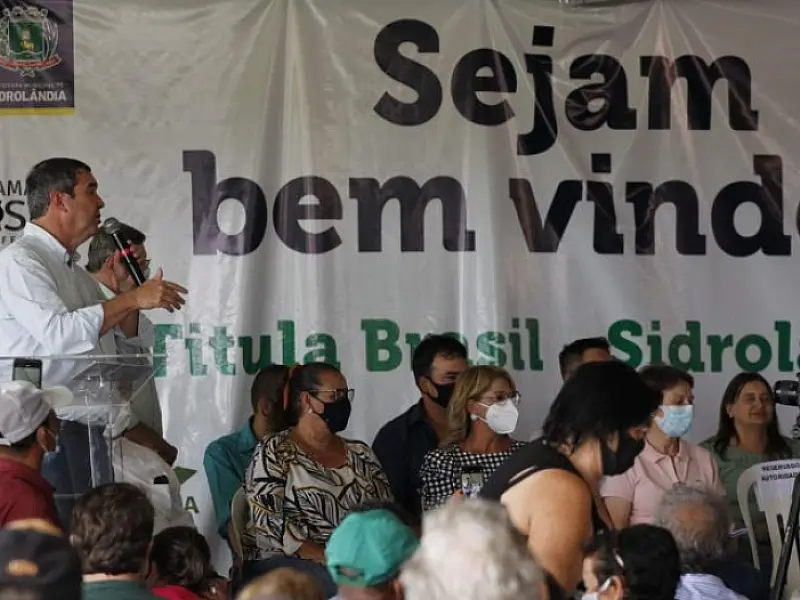 Durante entrega de títulos no assentamento Eldorado, Riedel destaca parcerias para que investimentos