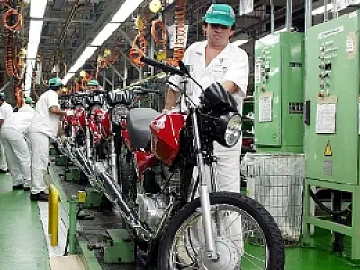 Emprego na indústria acumula queda de 0,8% em 2013