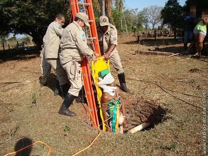 Bombeiros resgatam homem caído em fossa há mais de 14h em Três Lagoas