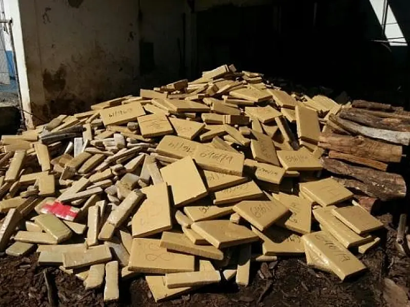 Mais de 5 toneladas de drogas em Guia Lopes da Laguna