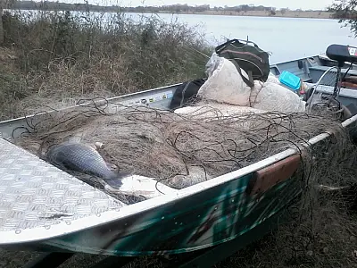 PMA prende pescador e apreende 35 kg de peixes e 2,5 km de redes de pesca ilegais