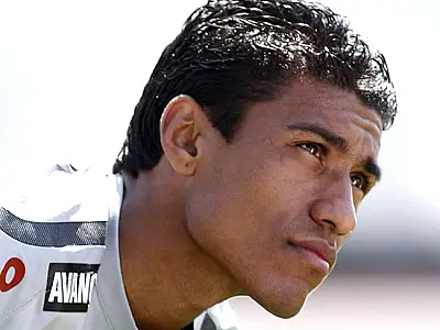 Paulinho desconhece interesse do Chelsea por seu futebol