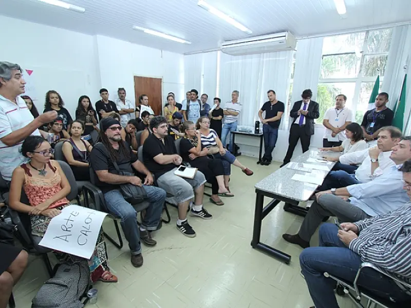 Bernal discute liberação de recursos para construção de políticas públicas para cultura