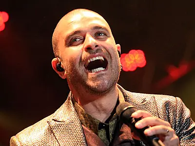 Show de Diogo Nogueira foi marcado por sambas apaixonados em Bonito