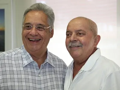 Fernando Henrique visita Lula no hospital