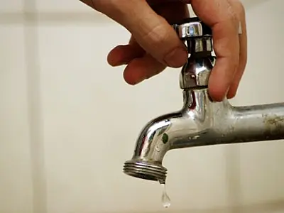 Vazamentos internos podem encarecer conta de água