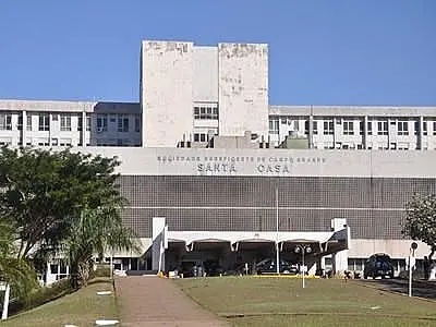 Criança contrai infecções na Santa Casa e consegue direito de tratamento domiciliar