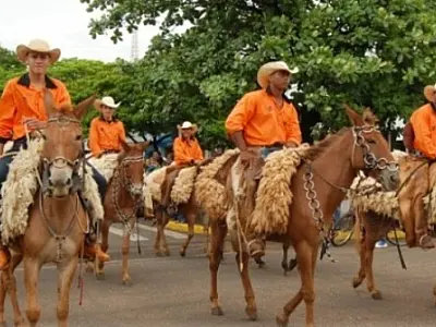 Desfile de cavaleiros marca 31ª Exponan