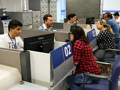 Começa sexta saque de contas inativas do FGTS para nascidos entre junho e agosto