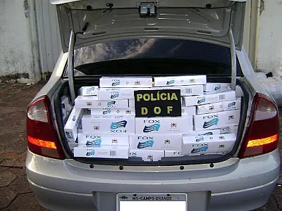 DOF apreende mais de 2 mil pacotes de cigarros e mais 158kg de roupas na MS-164